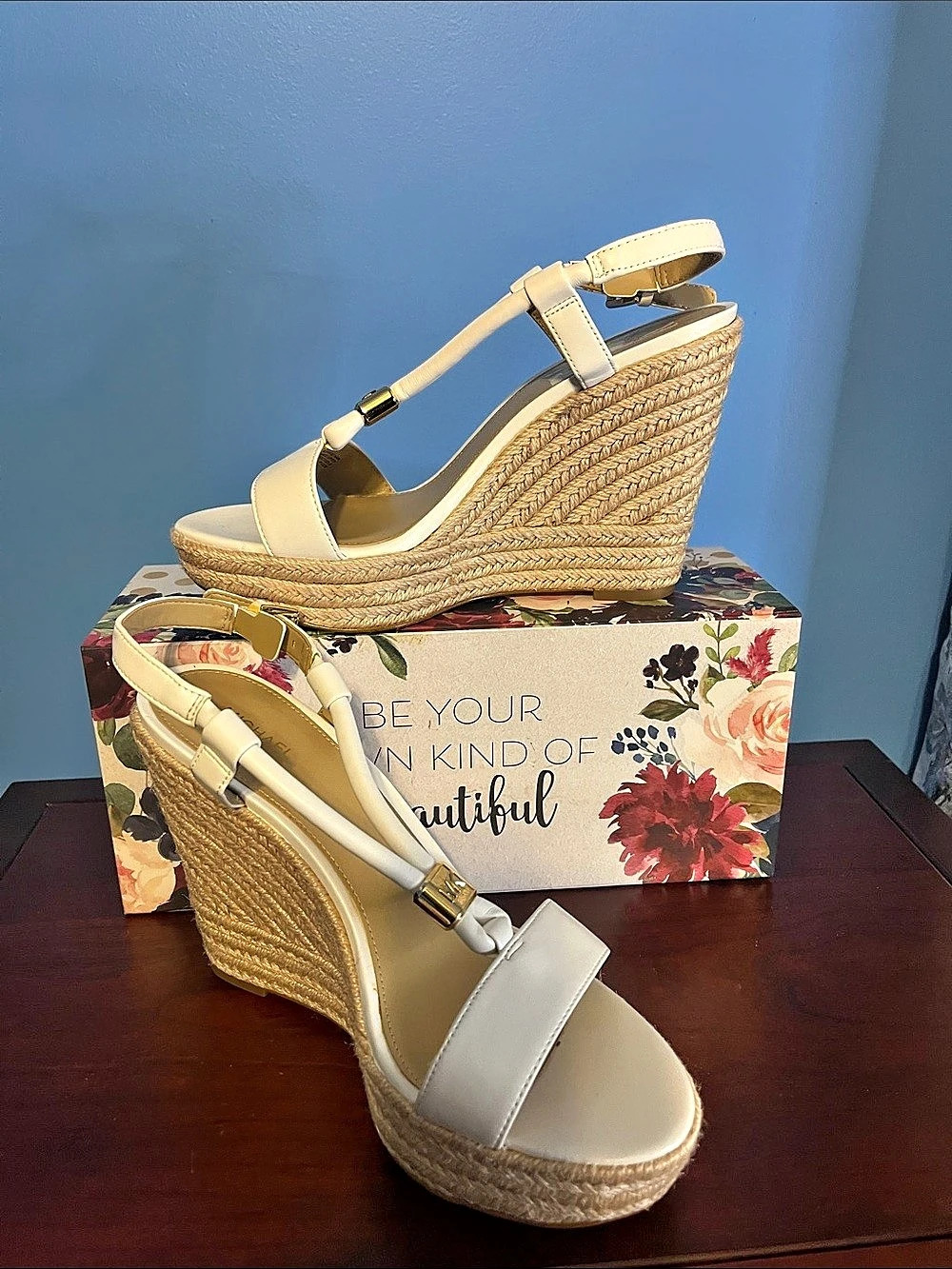 MICHAEL Michael Kors Val Espadrille Wedge Sandal Cream Like New, Size 9
